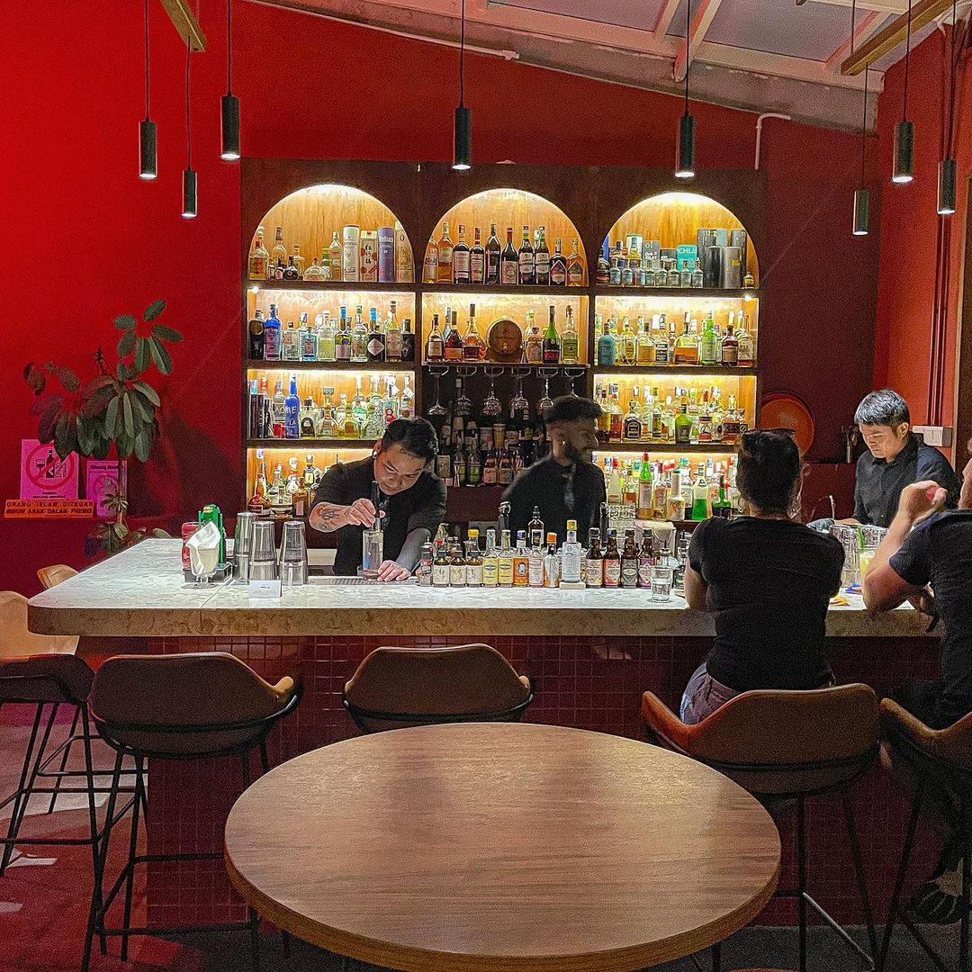 Plastic chairs and cheap beer at Antarabangsa Enterprise on Lorong Stewart, Penang