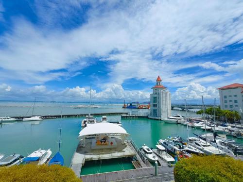 Straits Quay Marina